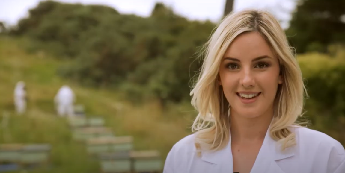 Load video: New Zealand Manuka Honey Explaining